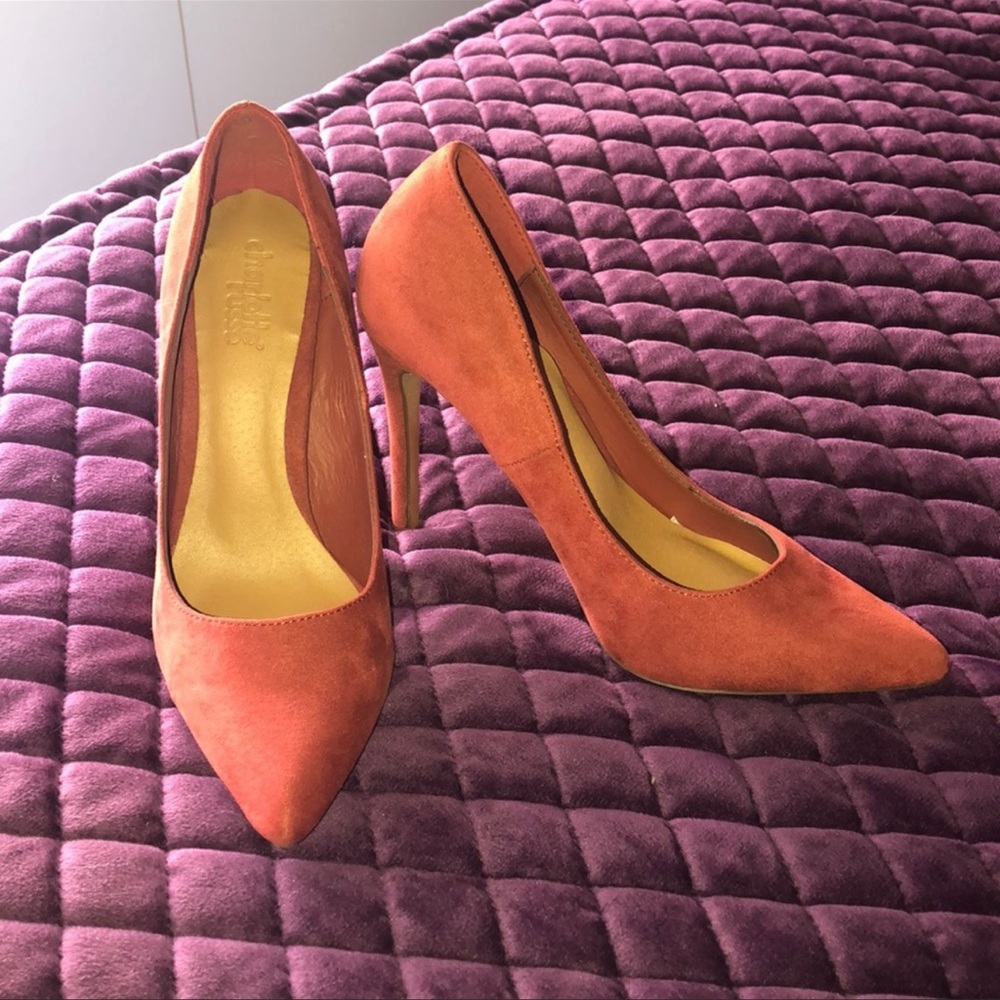 Plump heels  (SOLD)